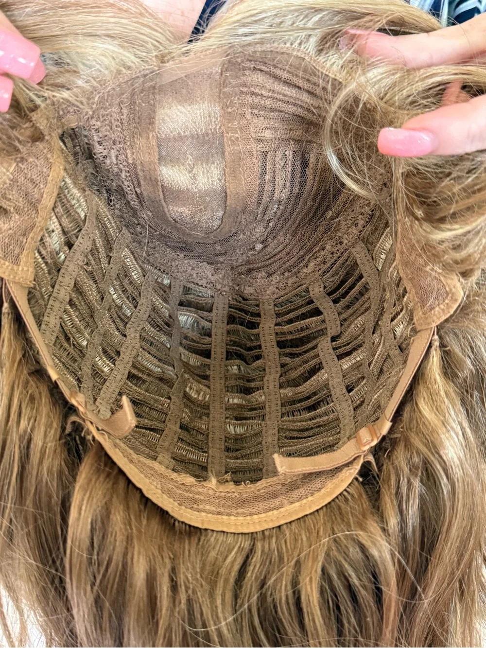Women’s Layered Wig in Light Brown with Highlights